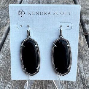 🖤Kendra Scott Elle Drop Earrings – Silver Tone Black Opaque Glass🖤